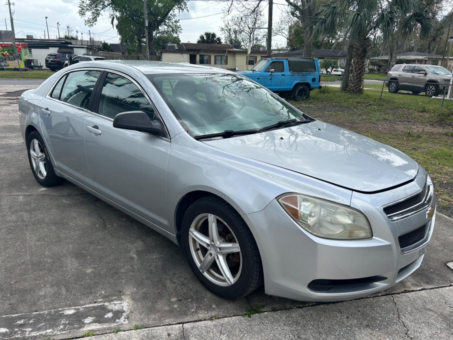 2010 Chevrolet Malibu (1G1ZB5EB1AF) with an 2.4L engine, AUTO transmission, located at 1758 Cassat Ave., Jacksonville, FL, 32210, (904) 384-2799, 30.286720, -81.730652 - CASH SPECIAL*****$2000.00 PLUS TAX, TAG, AND TITLE*****2010 CHEVROLET MALIBU 266,462 MILES RUNS GOOD 4-DOOR AUTOMATIC FOUR CYLINDER ENGINE ICE-COLD AIR-CONDITIONING ALLOYS CALL TODAY BEFORE IT'S TOO LATE @ 904-384-2799 - Photo#2